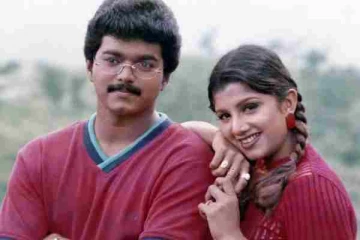 பல வருடங்களுக்கு பிறகு சந்தித்துள்ள ரம்பா மற்றும் விஜய்.. நடிகை குடும்பத்துடன் எடுத்துக்கொண்ட அழகிய போட்டோஸ்