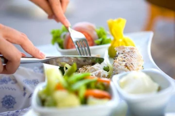 உடல் எடை அதிகரிக்காமல் வயிற்றை சுத்தம் பண்ணும் உணவுகள்: எந்தெந்த உணவுகள் தெரியுமா?