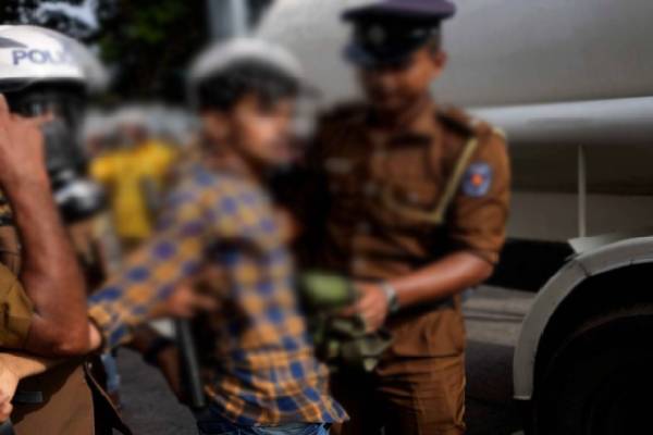 காதல் தோல்வி-யுவதியை கடத்திய இருவர் | Two Arrested For Abducting The Girl