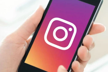 வீதியில் நிர்வாணமாக படுத்து இருந்த நபர்