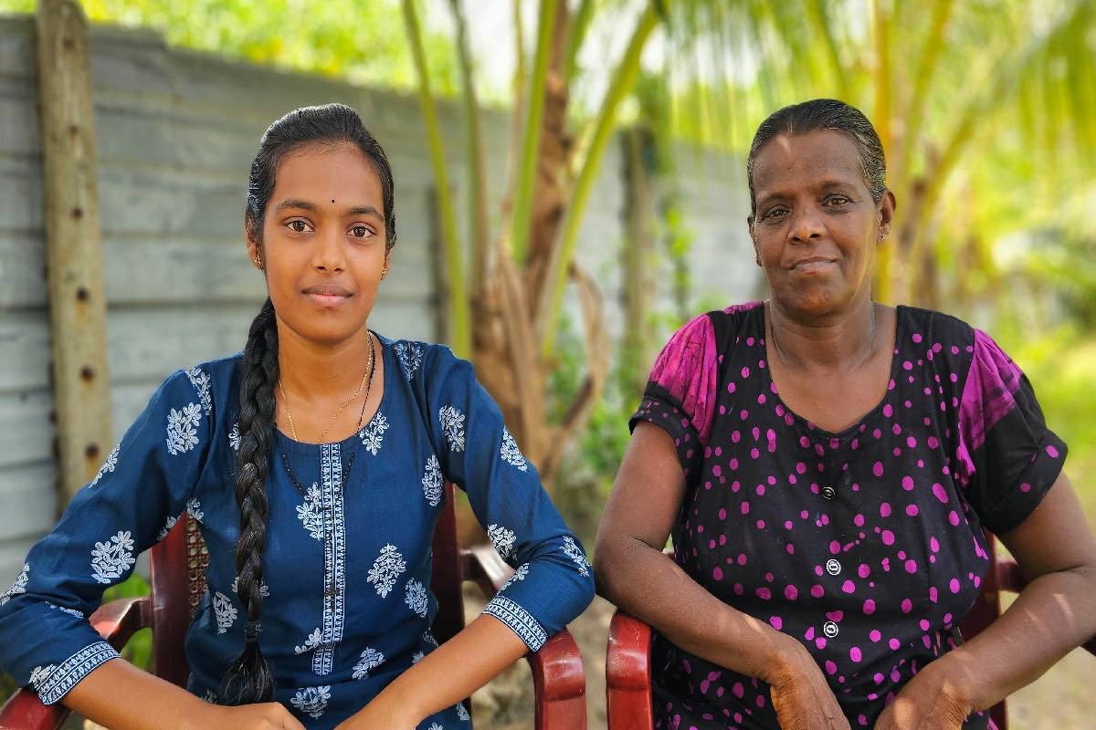 மிக மோசமான குடும்ப சூழ்நிலை - கடும் சிரமத்திலும் உயிரியல் துறையில் சாதனை படைத்த யாழ். மாணவி! | Student Who Passed The Advanced Level In Jaffna