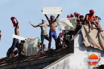 අපිව සෝදිසි කරන්න එපා - බුස්සේ රැදවියන් විරෝධතාවයක