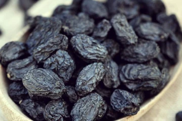 மின்னல் வேகத்தில் எடை குறை ஒரு நாளைக்கு எத்தனை உலர் திராட்சை சாப்பிட வேண்டும்!