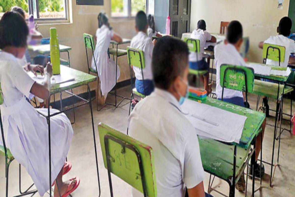 நாடளாவிய ரீதியில் ஆரம்பமான தரம் 5 புலமைப்பரிசில் பரீட்சை | Grade 5 Scholarship Examination நாடளாவிய ரீதியில் ஆரம்பமான தரம் 5 புலமைப்பரிசில் பரீட்சை | Grade 5 Scholarship Examination