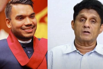 නාමල් රාජපක්ෂට විපක්ෂ නායකත්වය.. දේශපාලන වේදිකා හොල්ලමින් විපක්ෂ නායකවරයාට පොහොට්ටුව ප්‍රසිද්ධියෙම කියයි [VIDEO]