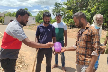 முள்ளிவாய்க்கால் நினைவாக ஐந்தாவது நாளாக இடம்பெறும் கஞ்சி வழங்கும் நிகழ்வு (Photos)