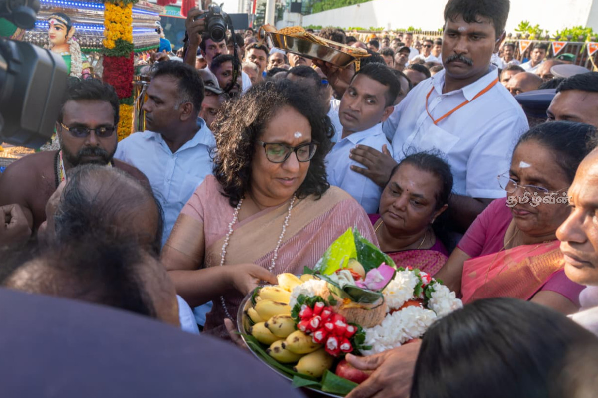 கொழும்பில் ஆடி வேல் ஊர்வலத்தைச் சிறப்பித்த பிரதமர் ஹரிணி | Harini Graced The Addi Vel Procession In Colombo