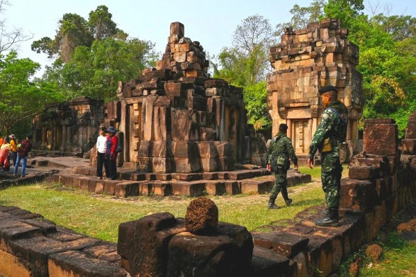 1000 ஆண்டுகள் பழமையான சிவன் கோவிலுக்கு சண்டை போடும் நாடுகள்! | Thailand Cambodia Fight 1000 Year Old Shiva Temple