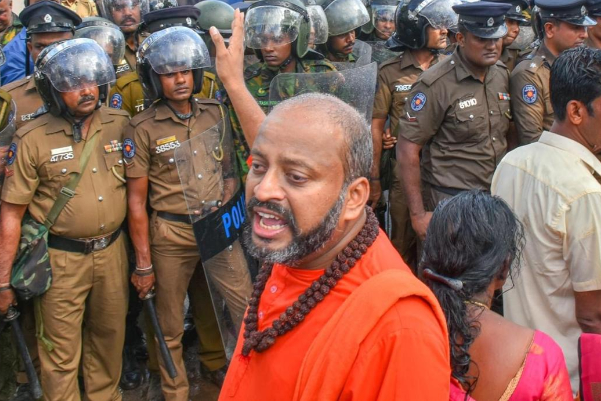 சீன ஆயுதங்கள் குறித்து முன்னாள் கடற்படை தளபதியை விசாரிக்க வேண்டும்! வேலன் சுவாமி வலியுறுத்து | Ex Navy Commander Should Investigated Velan Swami சீன ஆயுதங்கள் குறித்து முன்னாள் கடற்படை தளபதியை விசாரிக்க வேண்டும்! வேலன் சுவாமி வலியுறுத்து | Ex Navy Commander Should Investigated Velan Swami