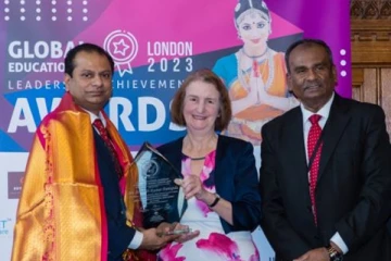 கல்வியில் சிறந்து விளங்கும் நம்பிக்கைக்குரிய கல்வி ஆலோசனைக்கான விருது: பரத் குமாருக்கு வழங்கப்பட்டது