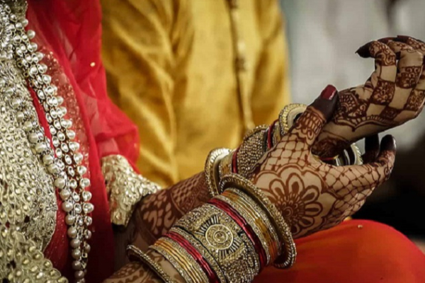 திருமணமாகி 10 நாட்களிலேயே புதுமணப் பெண் தற்கொலை ; வீடியோவால் வெளியான அதிர்ச்சி தகவல் | Newlywed Commits Suicide 10 Days After Marriage திருமணமாகி 10 நாட்களிலேயே புதுமணப் பெண் தற்கொலை ; வீடியோவால் வெளியான அதிர்ச்சி தகவல் | Newlywed Commits Suicide 10 Days After Marriage