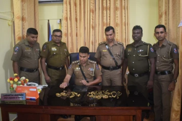 மட்டக்களப்பில் 44.5 பவுண் நகைகளை திருடிய இருவர் கைது