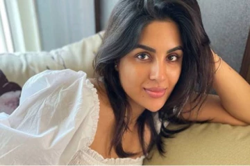 எனக்கு அந்த கெட்ட பழக்கம் இருக்கு - தனுஷ் பட நடிகை ஓபன்டாக்!