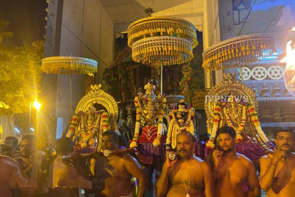 கோலாகலமாக நடைபெற்ற தெல்லிப்பழை துர்க்காதேவி கைலாச வாகனத் திருவிழா! | Jaffna Tellippalai Durga Devi Festival