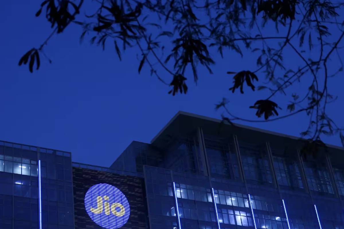 ஒரு கோடி விண்ணப்பங்களைக் கடந்த Jio IPO: படைத்த உலக சாதனை | Jio Platforms Ipo Draws