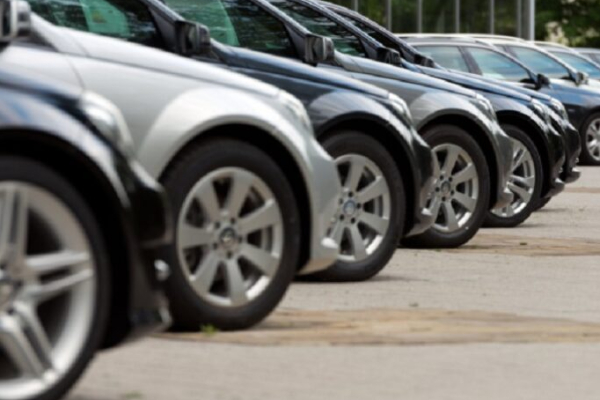 வாகன சந்தையில் வீழ்ச்சி! | Used Ev Market Losing Their Value Petrol Cars