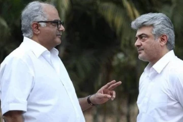 படம் பார்க்க வந்த போனி கபூருக்கு ரசிகர்கள் செய்த அபிஷேகம்- என்ன செய்தார்கள் பாருங்க