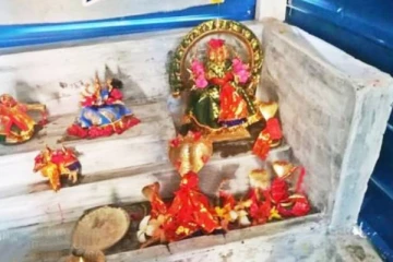 யாழில் இடம்பெற்ற அதிசயம்: மண்ணில் இருந்து வெளிவந்த ஐம்பொன் சிலைகள்!