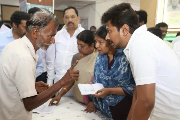 பாதிக்கப்பட்ட மக்களுக்கு அரசும் கழகமும் துணை நிற்கும் - உதயநிதி உறுதி