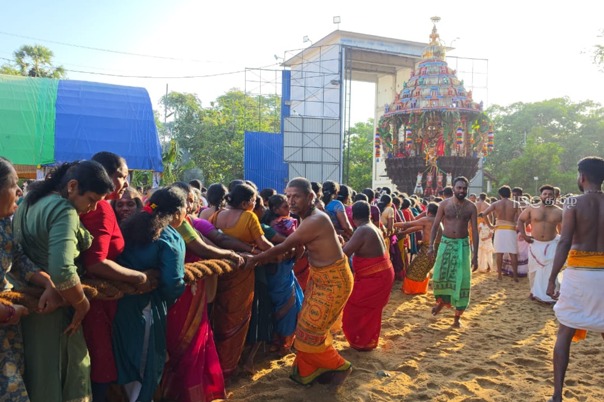 பல்லாயிரக்கணக்கான பக்தர்கள் புடைசூழ தேரிலே எழுந்தருளிய மாமாங்கேஸ்வரர்! | Batticaloa Sri Mamangeswarar Temple Car Festival பல்லாயிரக்கணக்கான பக்தர்கள் புடைசூழ தேரிலே எழுந்தருளிய மாமாங்கேஸ்வரர்! | Batticaloa Sri Mamangeswarar Temple Car Festival