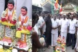 முதலமைச்சருக்கும், தனக்கும் சிலை வைத்து வழிபட்ட அமைச்சர்
