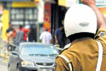 අද කොළඹට එන ප්රධාන මාර්ගයක් අවහිර වේ - විකල්ප මාර්ග භාවිතා කිරිමට පොලිසියෙන් රියදුරන්ට ඉල්ලිමක්..