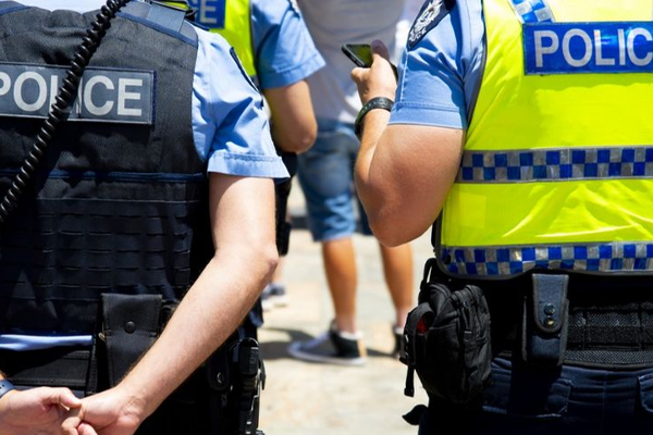 பிரிதானியா காவல்துறை அதிகாரி ஒருவருக்கு  24 ஆண்டுகள் சிறை! | British Police Officer Jailed For 24 Years