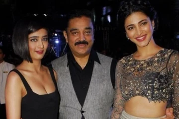 அவ்வை ஷண்முகி வேடத்தில் தனது இரு மகள்களுடன் கமல் ஹாசன்.. புகைப்படத்தை பாருங்க