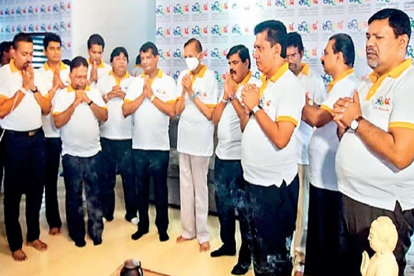 மொட்டுக்கட்சியின் கீழ் மட்டத்திலும் பாரிய பிளவு-சுதந்திர மக்கள் காங்கிரஸில் இணையும் பலர் | Lower Level Slpp Party There Was Massive Split மொட்டுக்கட்சியின் கீழ் மட்டத்திலும் பாரிய பிளவு-சுதந்திர மக்கள் காங்கிரஸில் இணையும் பலர் | Lower Level Slpp Party There Was Massive Split