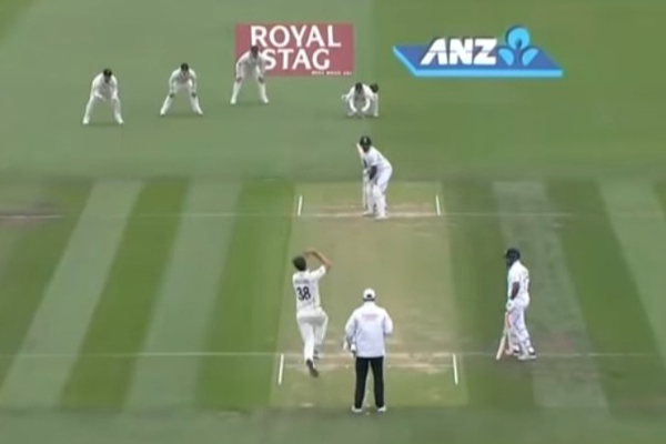 ஆனா ஆவன்னா  வாத்தி வாத்தி ரைடுனா  : வான்கடே டெஸ்ட் , வலுவான நிலையில் இந்தியா! - தமிழ்நாடு