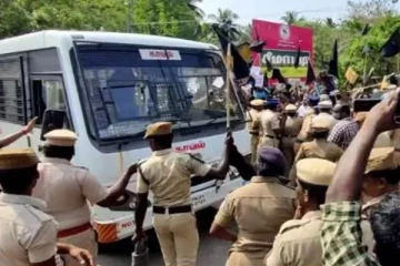 ஆளுநரின் வாகனத்தை நோக்கி கொடிக் கம்புகள் வீச்சு :  டிஜிபிக்கு புகார் கடிதம்