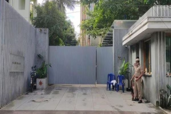 நடிகர் சூர்யாவின் பிரம்மாண்ட வீட்டை பார்த்துள்ளீர்களா.. அதன் மதிப்பு எவ்வளவு தெரியுமா? | Actor Suriya Chennai House Worth