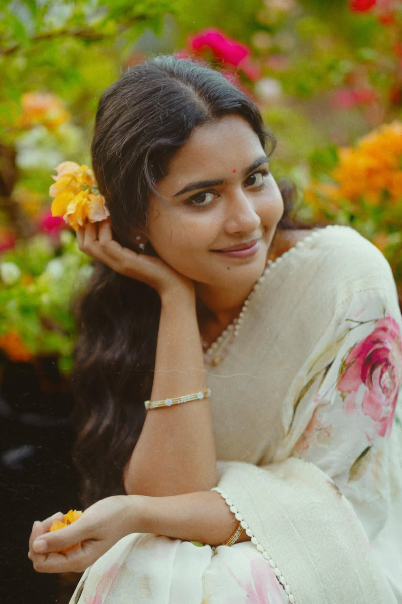 ஹார்ட் பீட் வெப் சீரிஸ் நடிகை தீபா பாலுவின் லேட்டஸ்ட் புகைப்படங்கள் | Heart Beat Web Series Actress Deepa Balu Photos