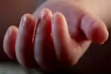 මාළු ටැංකියකට වැටීමෙන් කුඩා දරුවෙකු මියගිය සංවේදී පුවතක්..