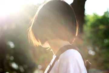 தலை முடி குட்டையாக இருக்கும் பெண்களைக் குறிவைத்து தாக்கும் தென் கொரிய ஆசாமி!