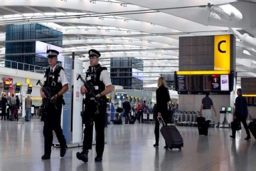 ஐரோப்பிய நாடுகளுக்கு தப்பிச்செல்ல முயன்ற ஐந்து இலங்கையர்கள் அதிரடியாக கைது