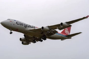 விமான சக்கரத்தில் ஒளிந்திருந்து 11 மணி நேர பயணம்: அதிரவைக்கும் சம்பவம்