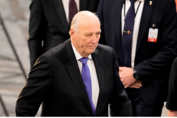 நோர்வே மன்னர் இதயத்தில் நிரந்தர பேஸ்மேக்கர் சாதனம்