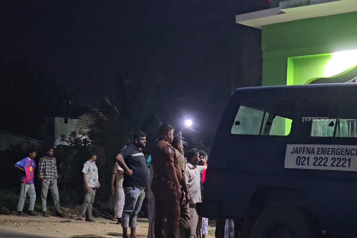 யாழில் நள்ளிரவில் அரங்கேறிய பயங்கரம் ; பள்ளிவாசலில் தொழுகையின் போது நடந்த சம்பவம் | Jaffna Incident During Mosque Prayers