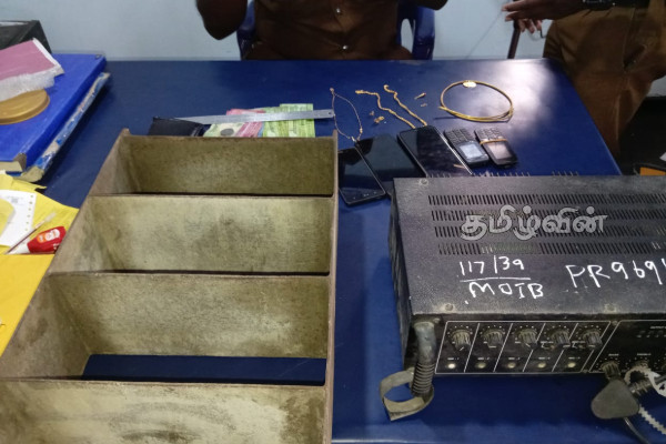 யாழில் பெறுமதிமிக்க நகைகளுடன் ஒருவர் கைது! | Precious Jewels Enshrined In Sunnagath Arrested