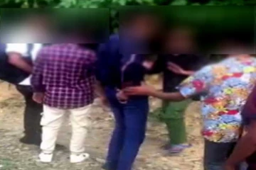 මහමග ගුටි බෙදාගත් සිසුන්ට අද පස්වරුවේ පොලීසියෙන් ලැබුණු දේ..