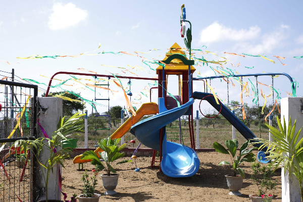 இங்கிலாந்து ஹாட்லியைற்ஸ் கழக அனுசரணையில் பூநகரியில் மழலையர் பூங்கா திறப்பு