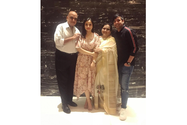 எனக்கு 20 உனக்கு 18 பட நடிகர் தருணா இது?- இப்போது எப்படி உள்ளார் தெரியுமா, லேட்டஸ்ட் க்ளிக் | Enaku 20 Unakku 18 Movie Fame Actor Latest Photo