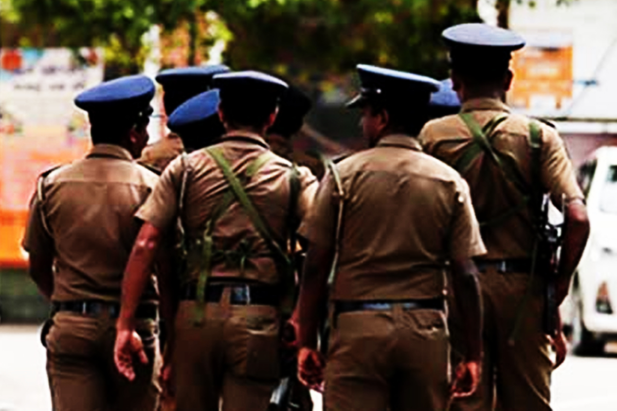 வீடொன்றில் சந்தேகத்திற்கிடமான குண்டு போன்ற பொருள் மீட்பு | Suspicious Bomb Like Object Recovered From A House