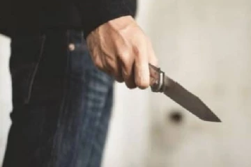 கத்திமுனையில் அட்டகாசம் ; விற்பனை நிலைய உரிமையாளருக்கு அரங்கேற்றப்பட்ட சம்பவம்