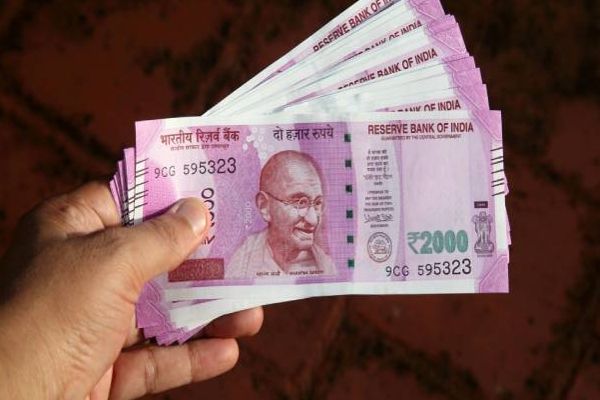 இந்தியாவில் உடன் அமுலுக்கு வரும் அதிரடி நடவடிக்கை: வெளியான அதிர்ச்சி அறிவிப்பு | 2000 Rupees Currency Notes Scrap India Decides