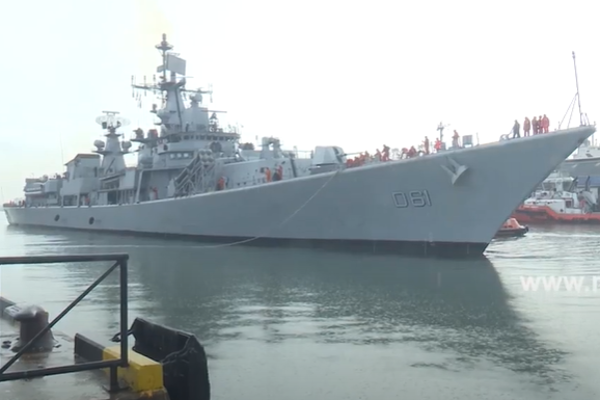 இந்திய யுத்தக் கப்பல் கொழும்பு துறைமுகத்தில் | Ins Delhi Arrives In Colombo