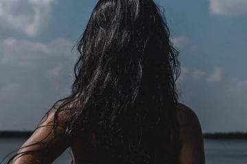 53 வயது நடிகருடன் ஓவர் நெருக்கம்!! காசே வாங்காமல் ஐட்டம் டான்ஸ் ஆடிய உயர்ந்த நடிகை..