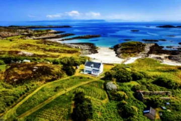 அழகான குட்டி தீவு.. 42 மணி நேரம் வேலை, ரூ.1.5 கோடி சம்பளம் - எங்கு தெரியுமா?