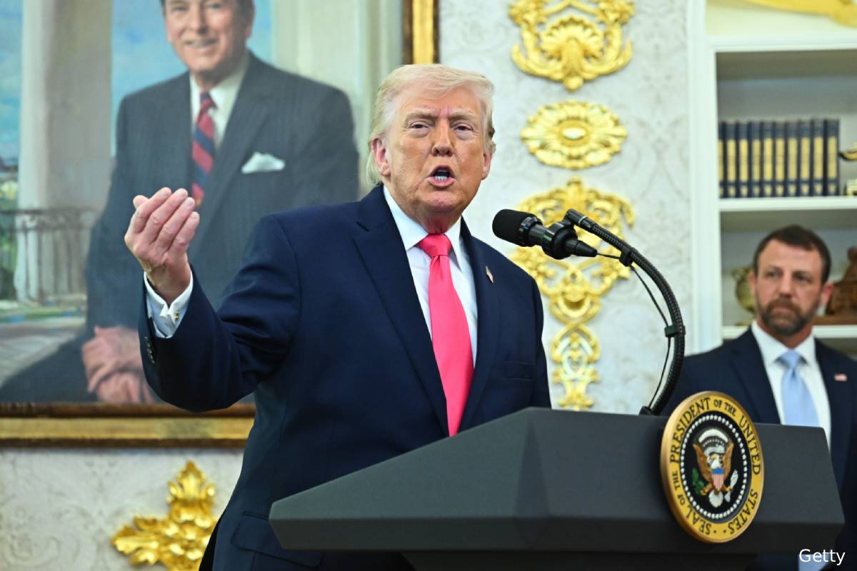 ஆட்சி மாற்றம் ஈரானில் அல்ல, அமெரிக்காவில்... கேலி செய்யும் ட்ரம்பின் அண்ணன் மகள் | Trump Niece Trolls Him Regard Regime Change